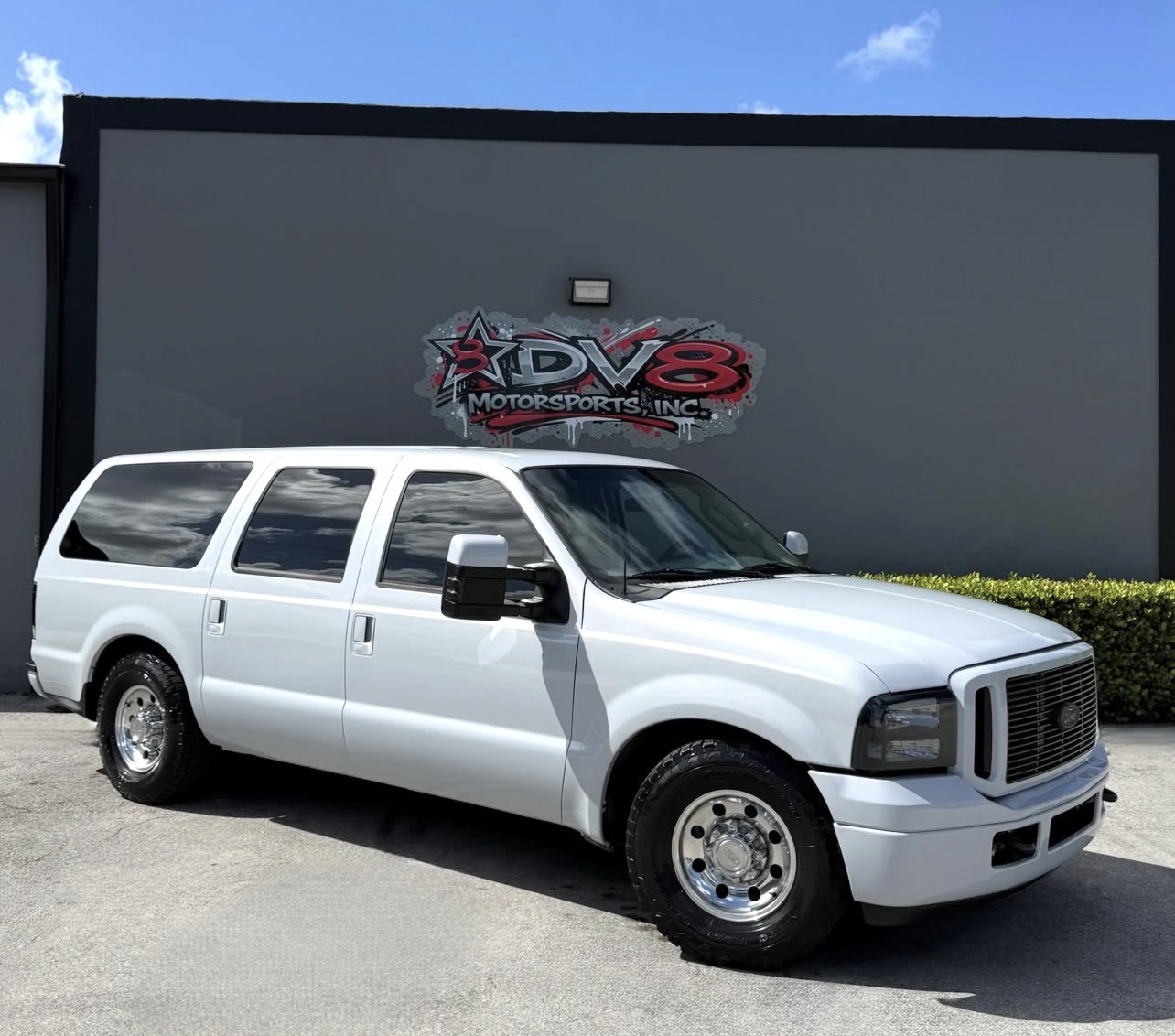 Ford Excursion custom lift DV8 Motorsports Florida